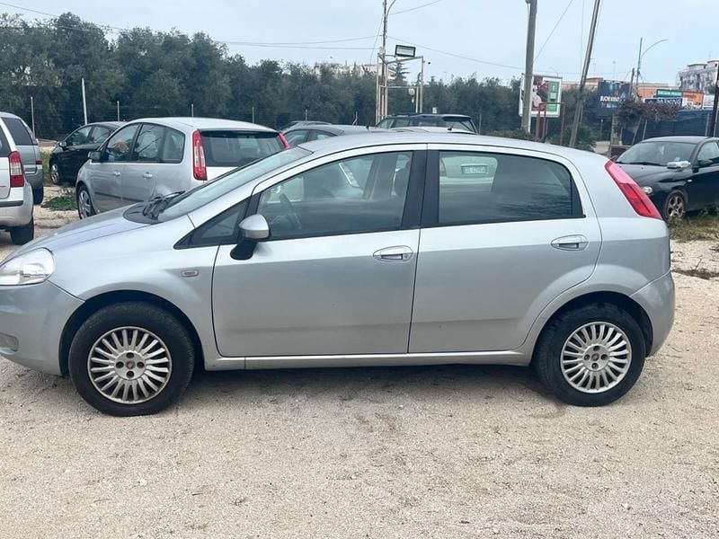Usata Fiat Grande Punto Active 69 CV (50 kW) 2009 Argento Utilitaria