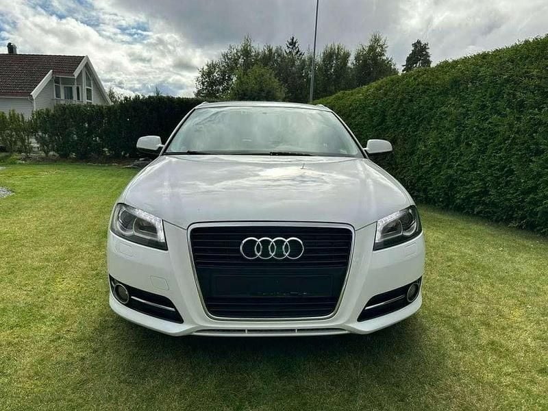 Usata 2011 Audi A3 Advanced Tre volumi | 4880 € (Super prezzo) - Immagine 1/4