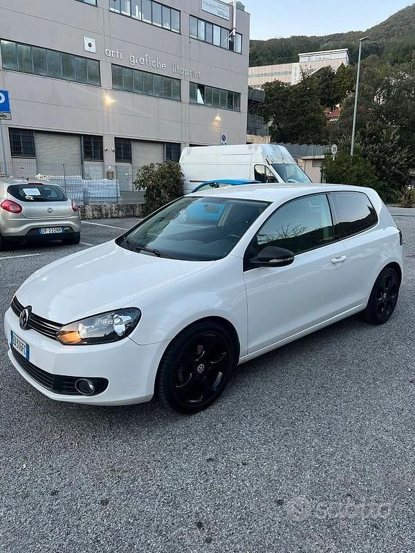 Usata VW Golf VI Highline 122 CV (89 kW) 2010 Bianco Utilitaria