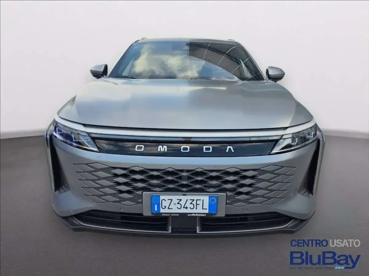 Usata Omoda 9 537 CV (394 kW) 2025 Argento SUV