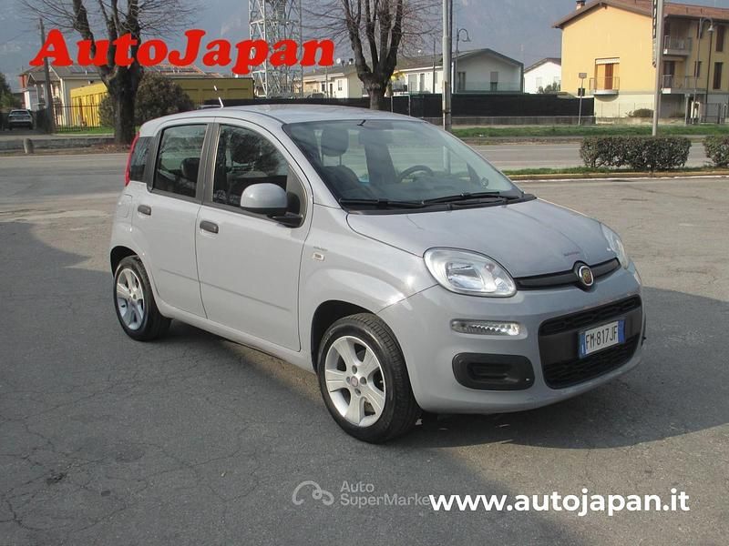 Usata Fiat Panda Easy 69 CV (50 kW) 2018 Gray Utilitaria