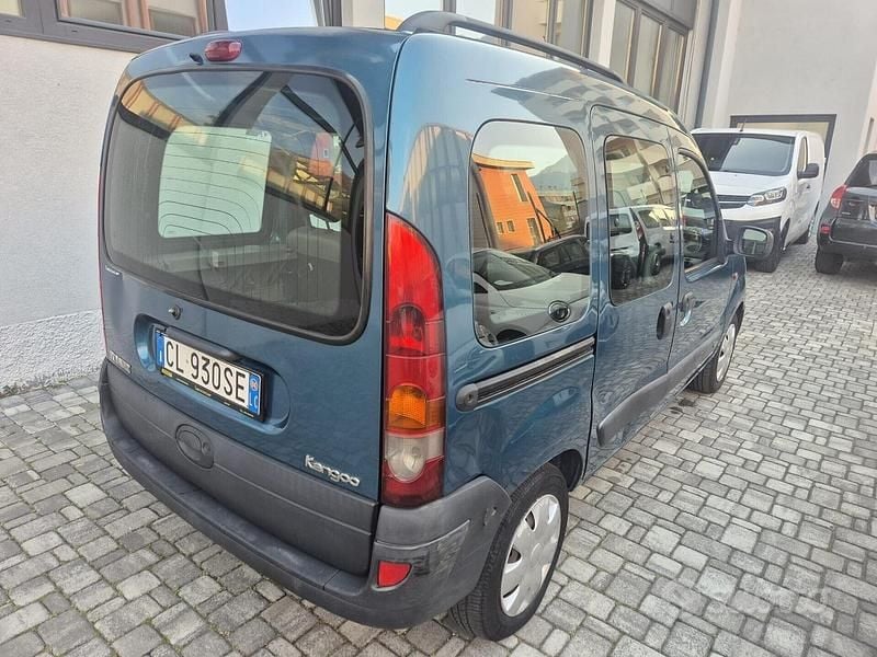 Usata Renault Kangoo 82 CV (60 kW) 2004 Blu Monovolume