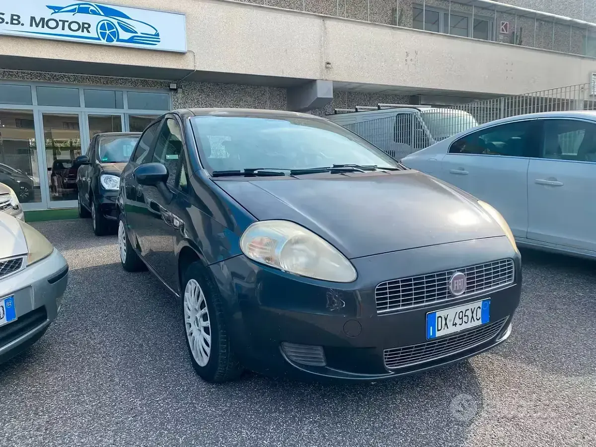 Usata Fiat Punto 90 CV (66 kW) 2010 Grigio Utilitaria