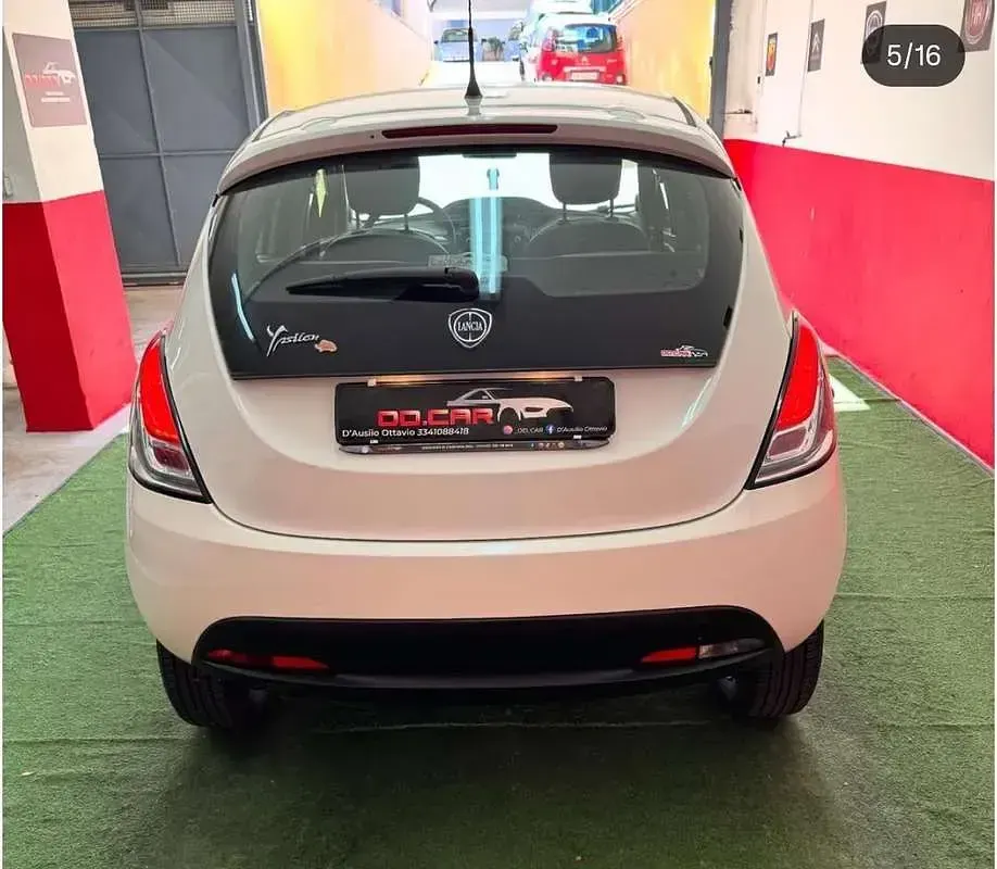 Usata Lancia Ypsilon Gold 86 CV (63 kW) 2015 Utilitaria