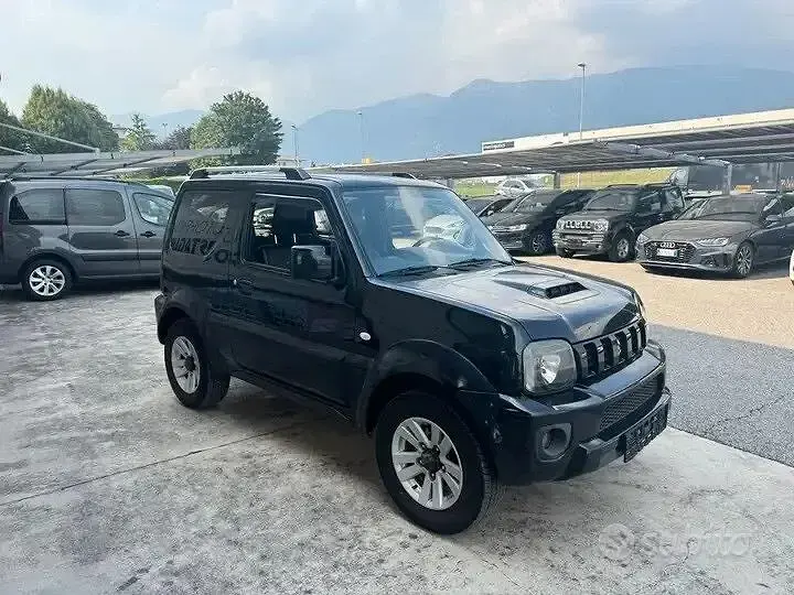 Usata Suzuki Jimny 85 CV (62 kW) 2014 Nero SUV