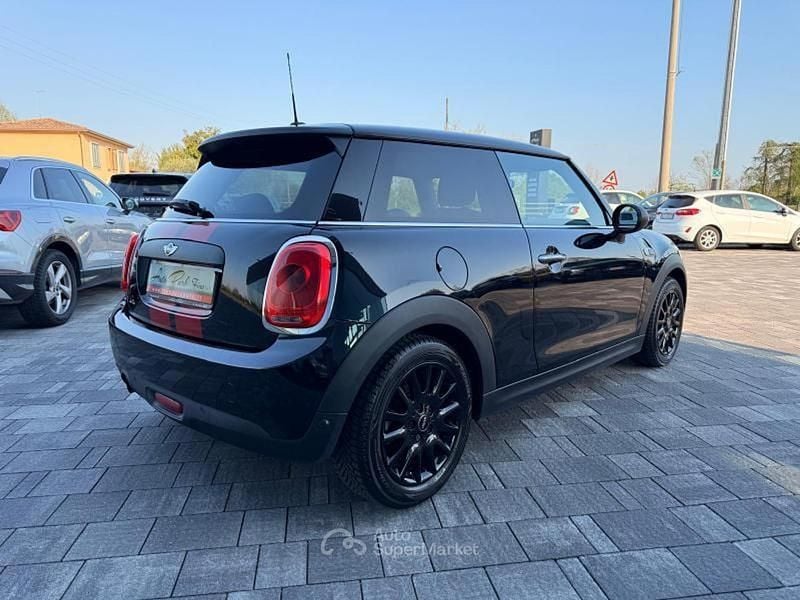 Usata Mini ONE 102 CV (75 kW) 2017 Nero Utilitaria