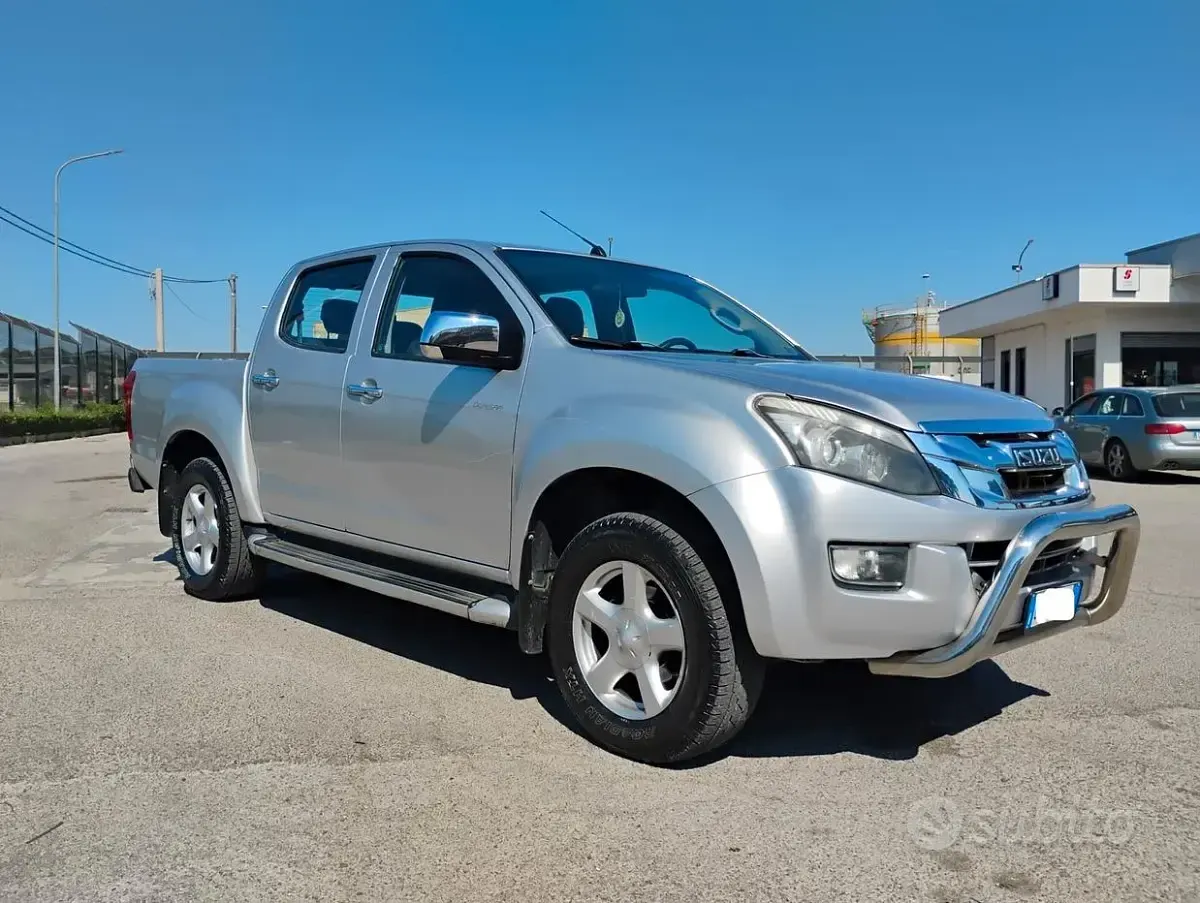 Usata Isuzu D-Max 163 CV (119 kW) 2014 Grigio SUV