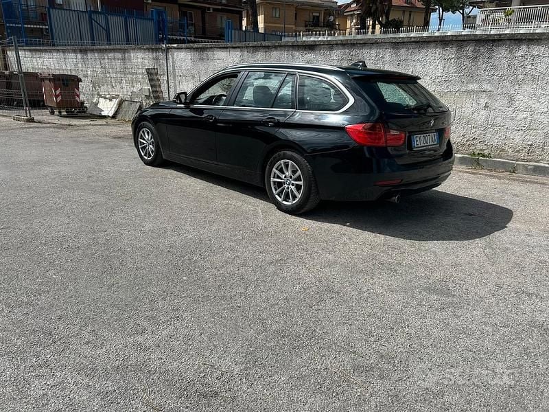 Usata BMW 318 143 CV (105 kW) 2014 Nero Station wagon