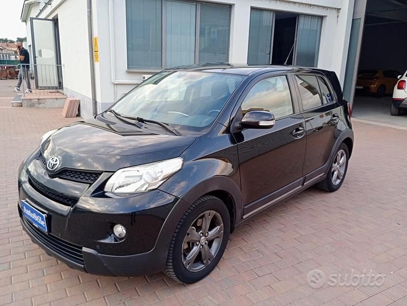 Usata Toyota Urban Cruiser Luxury 100 CV (73 kW) 2010 Nero SUV