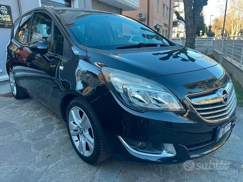 Usata Opel Meriva Cosmo 120 CV (88 kW) 2016 Nero Monovolume