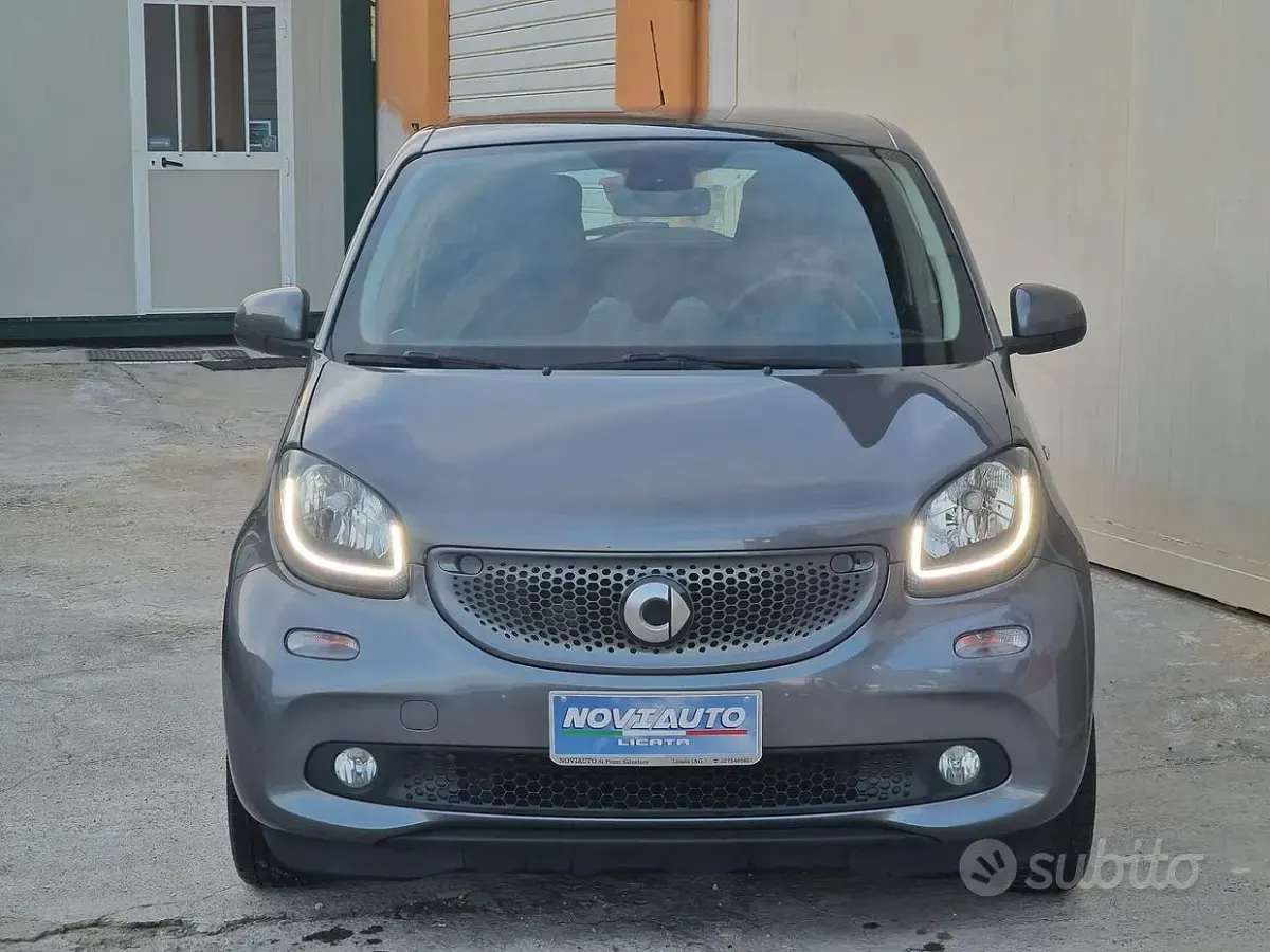 Usata Smart ForFour Passion 90 CV (66 kW) 2017 Grigio Utilitaria