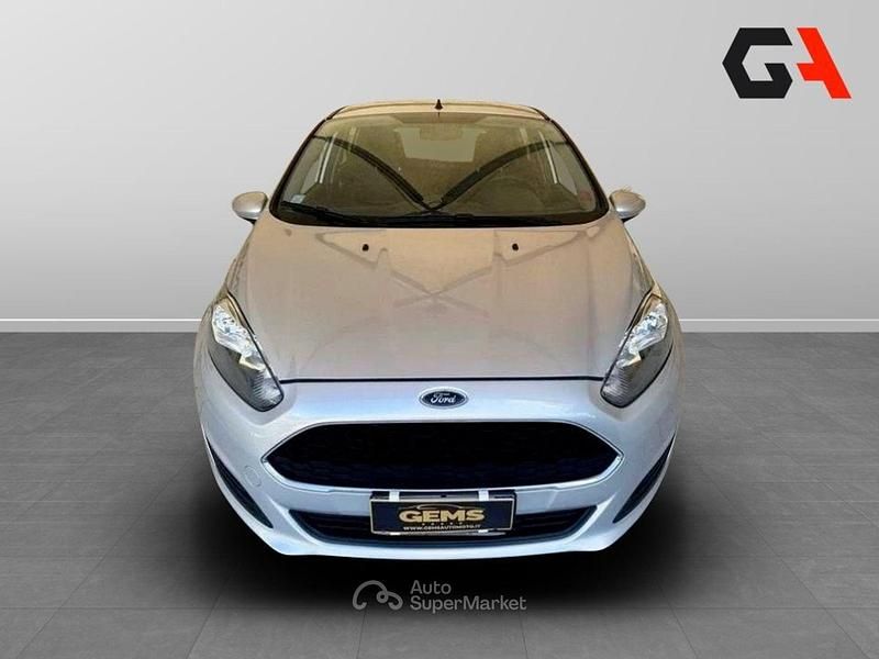 Usata Ford Fiesta 75 CV (55 kW) 2017 Argento Berlina