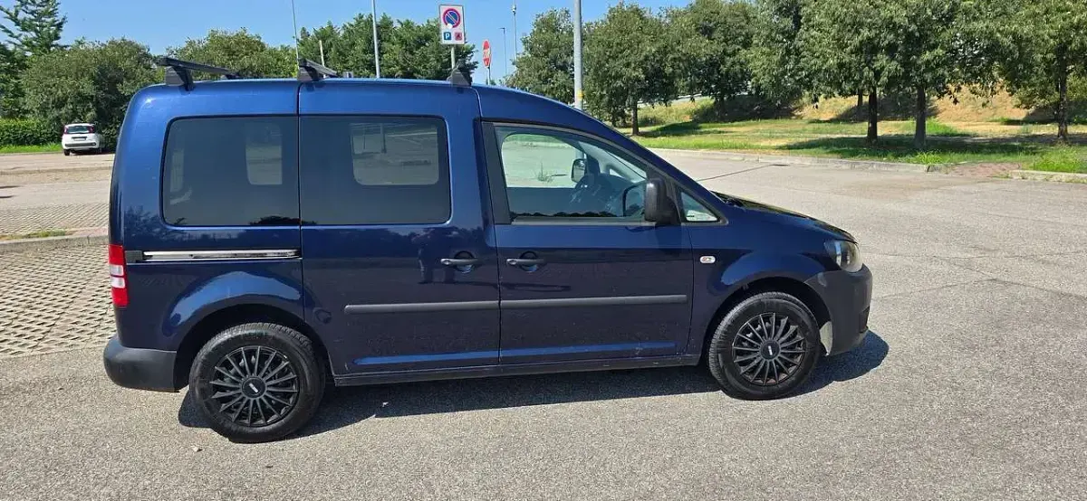 Usata VW Caddy 102 CV (75 kW) 2015 Blu/azzurro Monovolume