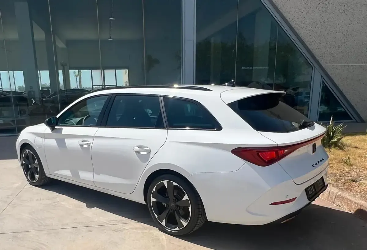Usata Cupra Leon 150 CV (110 kW) 2023 Bianco Station wagon