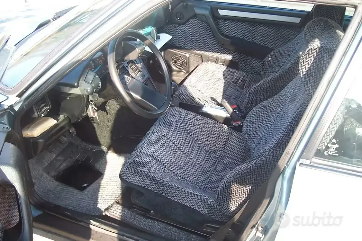 Usata Citroën CX 166 CV (122 kW) 1987 Blu Berlina