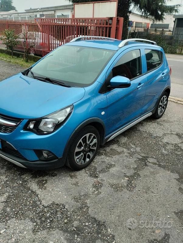 Usata Opel Karl Rocks 75 CV (55 kW) 2017 Blu/azzurro Utilitaria