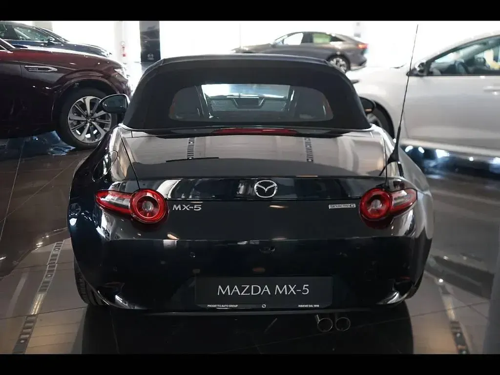 Nuova Mazda MX5 132 CV (97 kW) 2025 Jet black Cabrio
