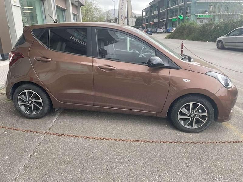 Usata Hyundai i10 67 CV (49 kW) 2019 Marrone Utilitaria