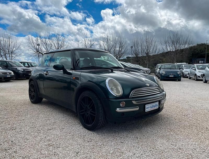 Begagnad Mini ONE 90 HK (66 kW) 2004 Grön Halvkombi