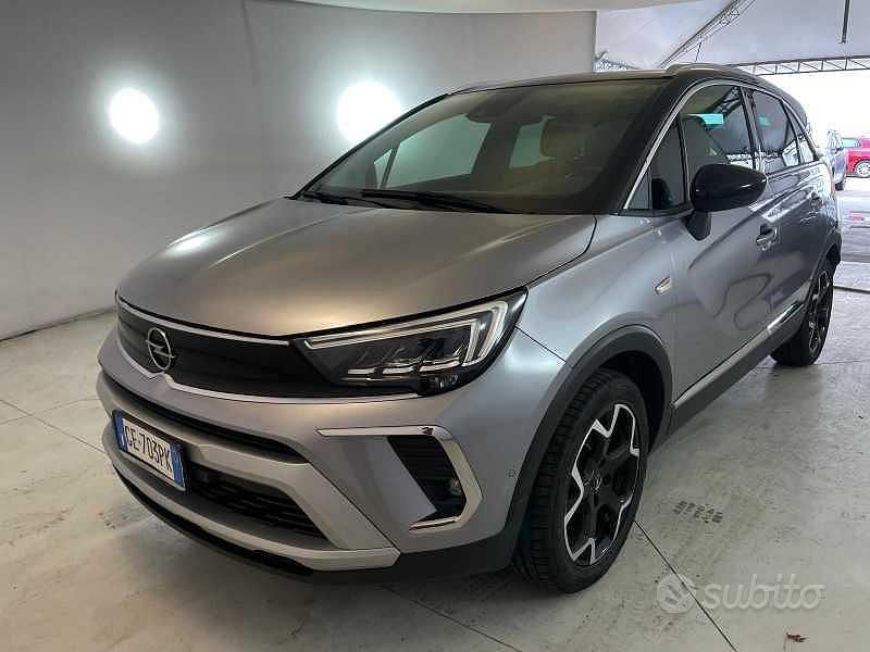 Usata Opel Crossland Ultimate 120 CV (88 kW) 2021 Grigio aluminio SUV