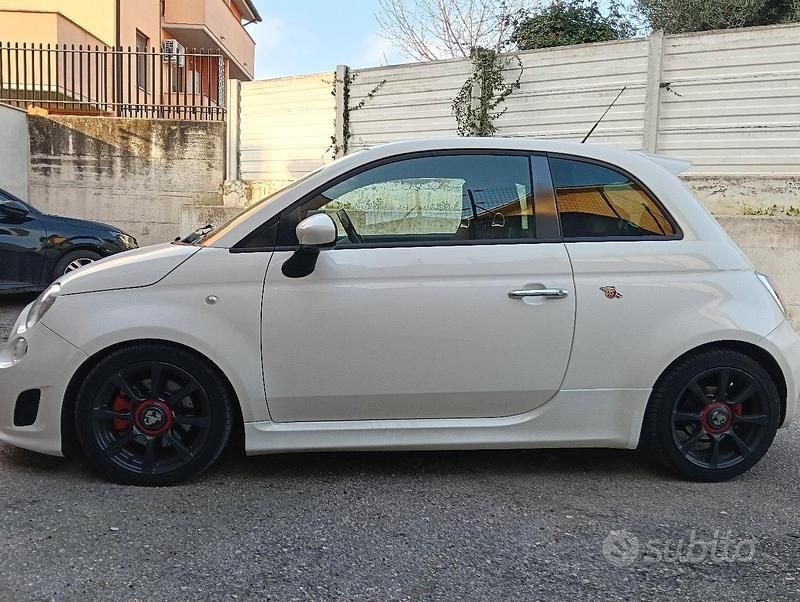 Usata Abarth 500 135 CV (99 kW) 2011 Bianco Utilitaria
