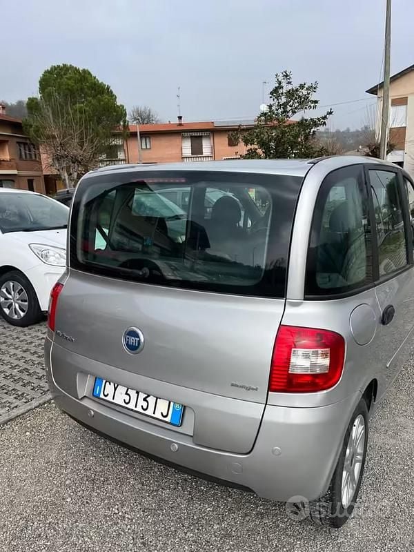 Usata Fiat Multipla Dynamic 115 CV (84 kW) 2005 Grigio Monovolume