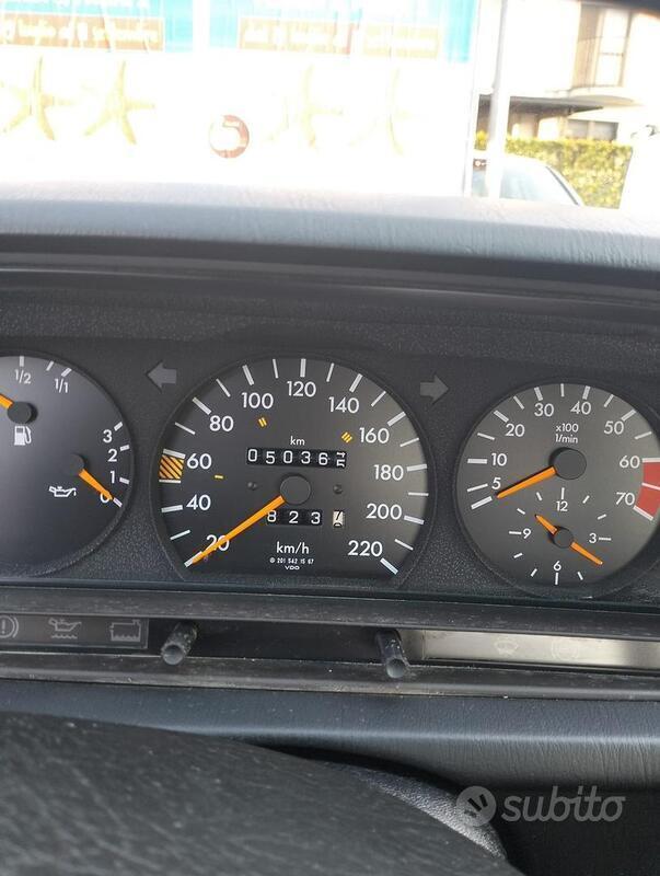 Usato 1992 Mercedes 190 2.0 Benzin 105 CV (10.000 €)