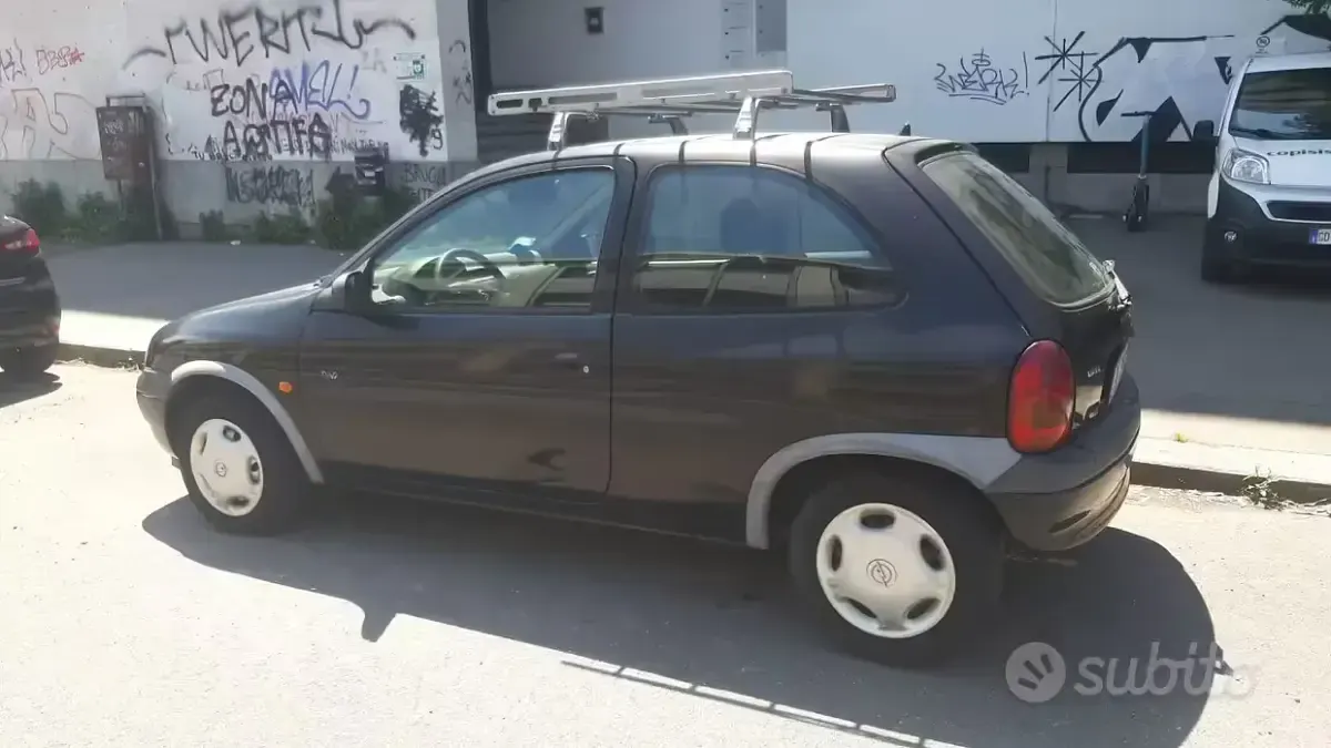 Occasion Opel Corsa 54 ch (39 kW) 1999 Noir Berline