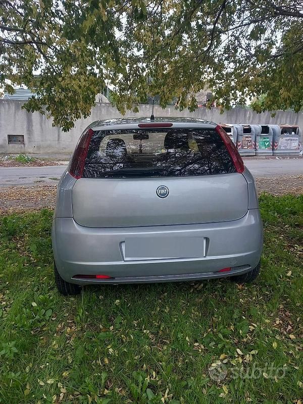 Usata Fiat Grande Punto 75 CV (55 kW) 2006 Utilitaria