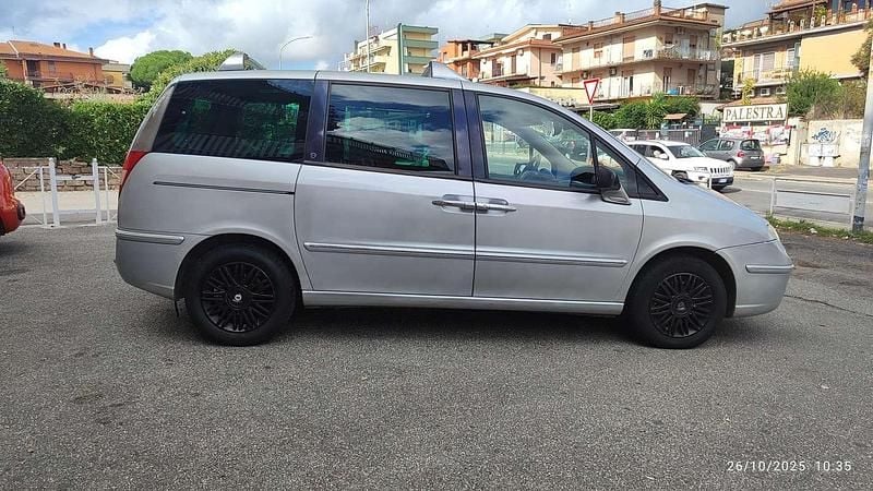 Usata Lancia Phedra 170 CV (125 kW) 2008 Argento Monovolume