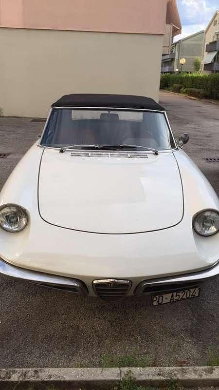 Usata Alfa Romeo Spider 88 CV (64 kW) 1969 Bianco Cabrio
