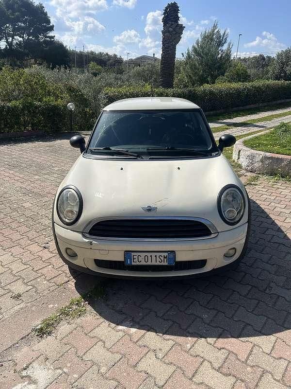 Usata Mini ONE 75 CV (55 kW) 2010 Bianco Utilitaria