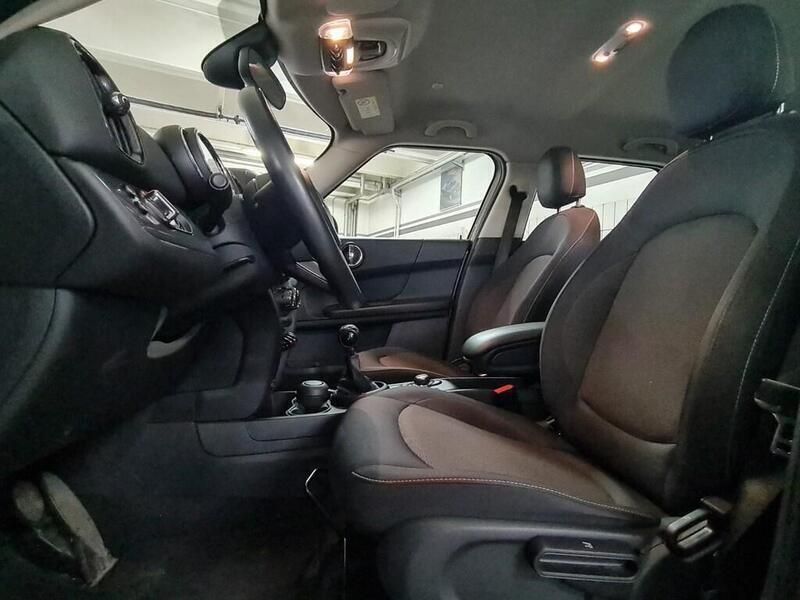 Usata Mini One Countryman 101 CV (74 kW) 2019 Argento SUV