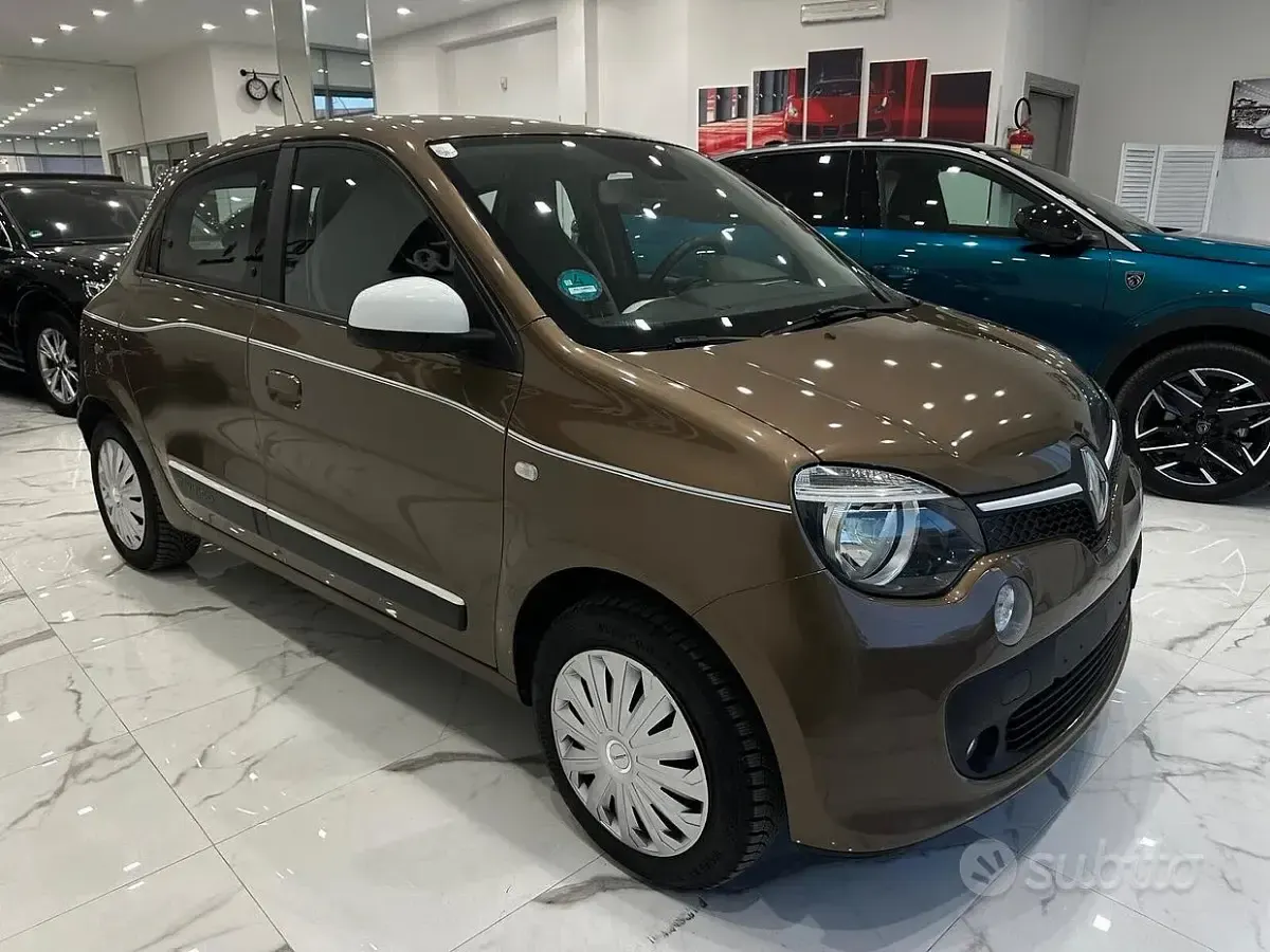 Usata Renault Twingo SE 69 CV (50 kW) 2015 Marrone Utilitaria