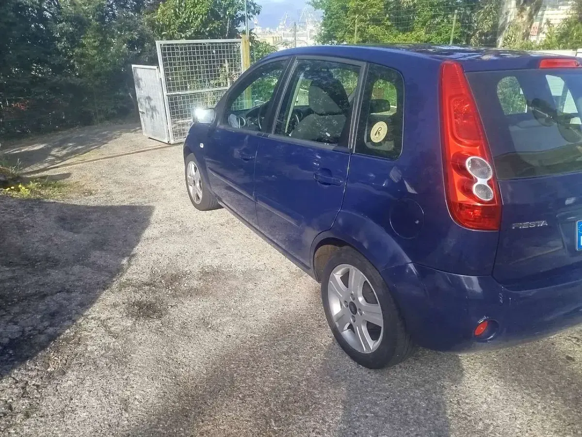 Usata Ford Fiesta 75 CV (55 kW) 2008 Blu Utilitaria