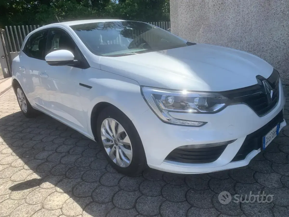 Usata Renault Mégane Business 116 CV (85 kW) 2020 Bianco Berlina