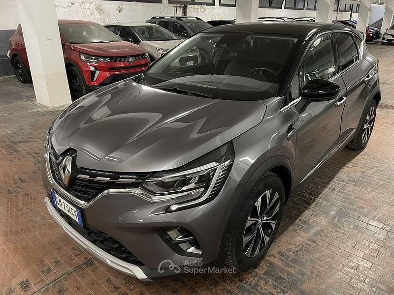 Usata Renault Captur Techno 101 CV (74 kW) 2023 Grigio SUV