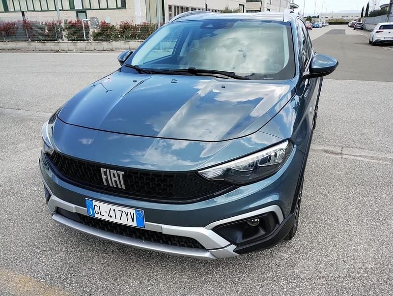 Usata Fiat Tipo Cross 130 CV (95 kW) 2023 Berlina