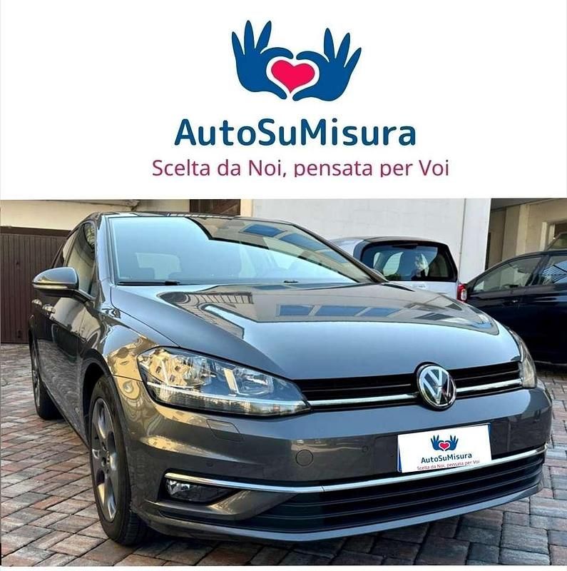 Grigio Usata 2018 VW Golf VII Executive Tre volumi | 15.900 € (Molto cara) - Immagine 1/4