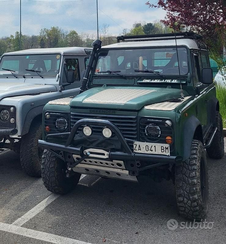 Verde Usata 1998 Land Rover Defender SUV | 18.500 € (Ottimo prezzo) - Immagine 1/4