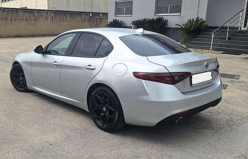Usata Alfa Romeo Giulia Ti 190 CV (139 kW) 2021 Argento Berlina