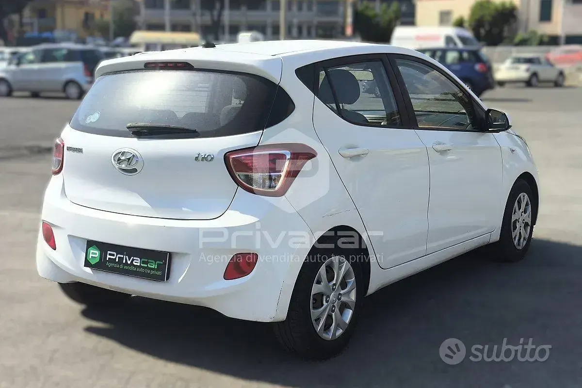 Usata Hyundai i10 66 CV (48 kW) 2016 Bianco Utilitaria