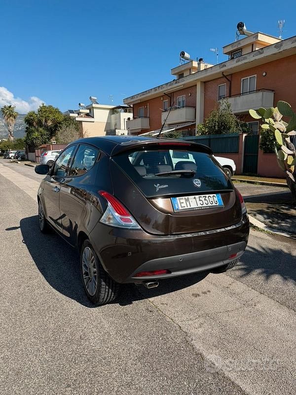 Usata Lancia Ypsilon 69 CV (50 kW) 2012 Utilitaria