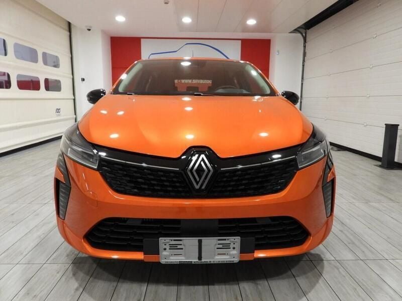 Nuova Renault Clio V Evolution 101 CV (74 kW) 2025 Arancione Berlina