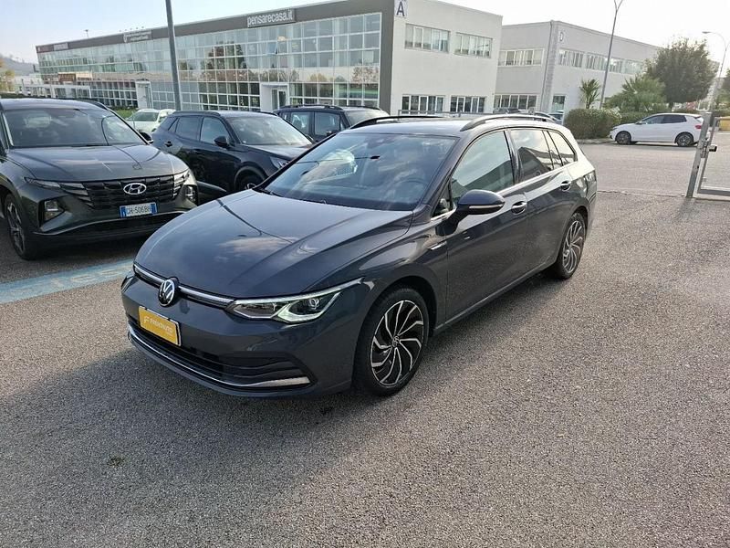 Grigio Usata 2021 VW Golf VIII Style Station wagon | 18.500 € (Molto cara) - Immagine 1/4