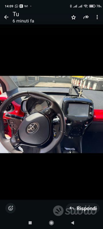 Usata Toyota Aygo 69 CV (50 kW) 2015 Rosso Utilitaria