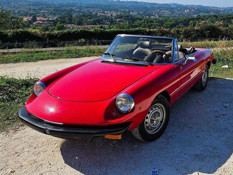 Rosso Usata 1981 Alfa Romeo Spider Veloce Cabrio | 16.500 € - Immagine 1/4