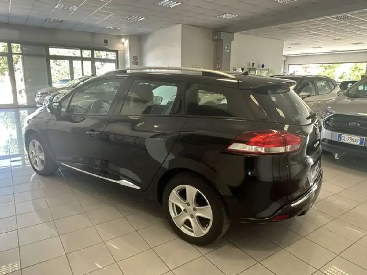 Usata Renault Clio GrandTour 75 CV (55 kW) 2014 Nero Station wagon