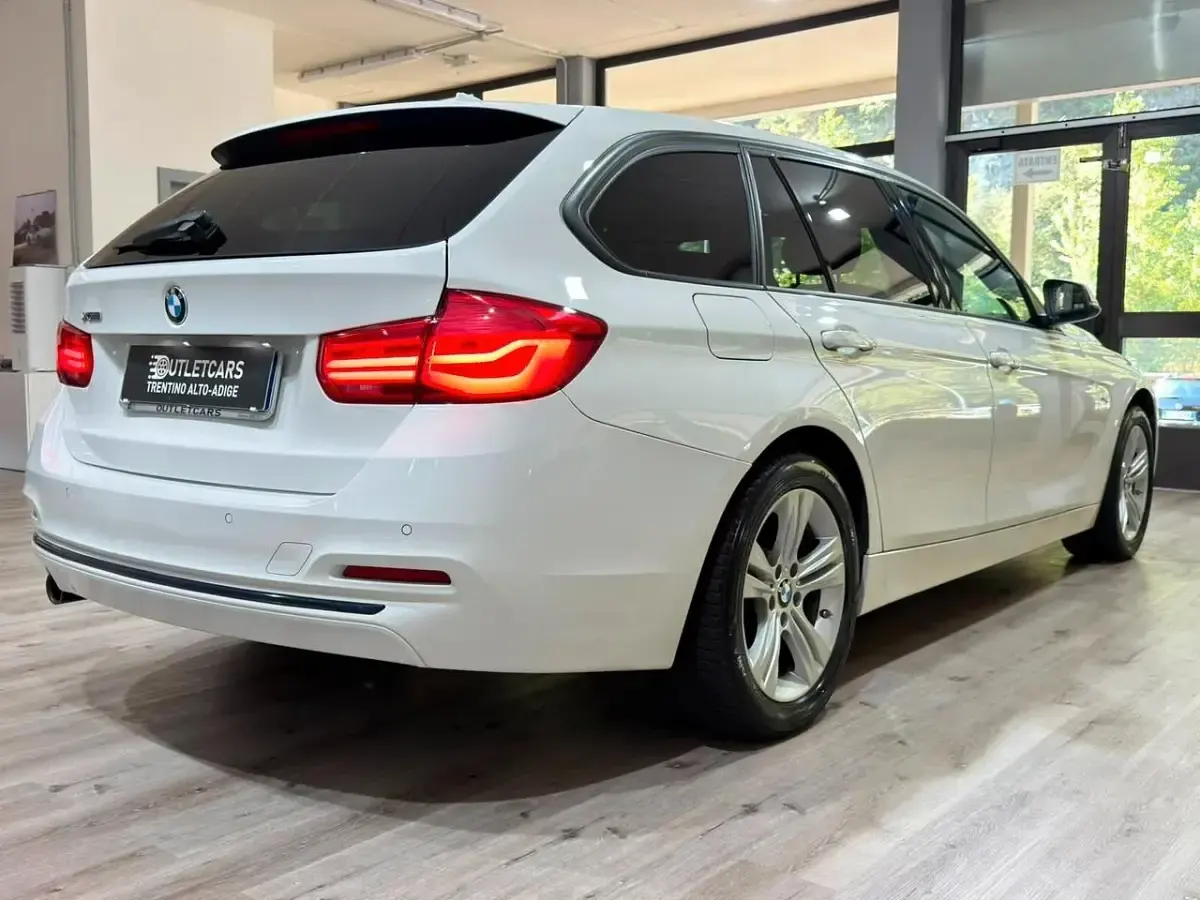 Usata BMW 318 Efficient Dynamics 150 CV (110 kW) 2018 Bianco Station wagon