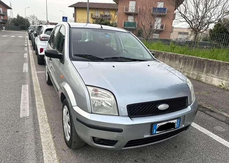 Usata Ford Fusion 80 CV (58 kW) 2005 Utilitaria